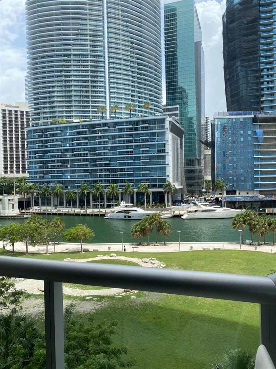 ICON BRICKELL - Residential Lease