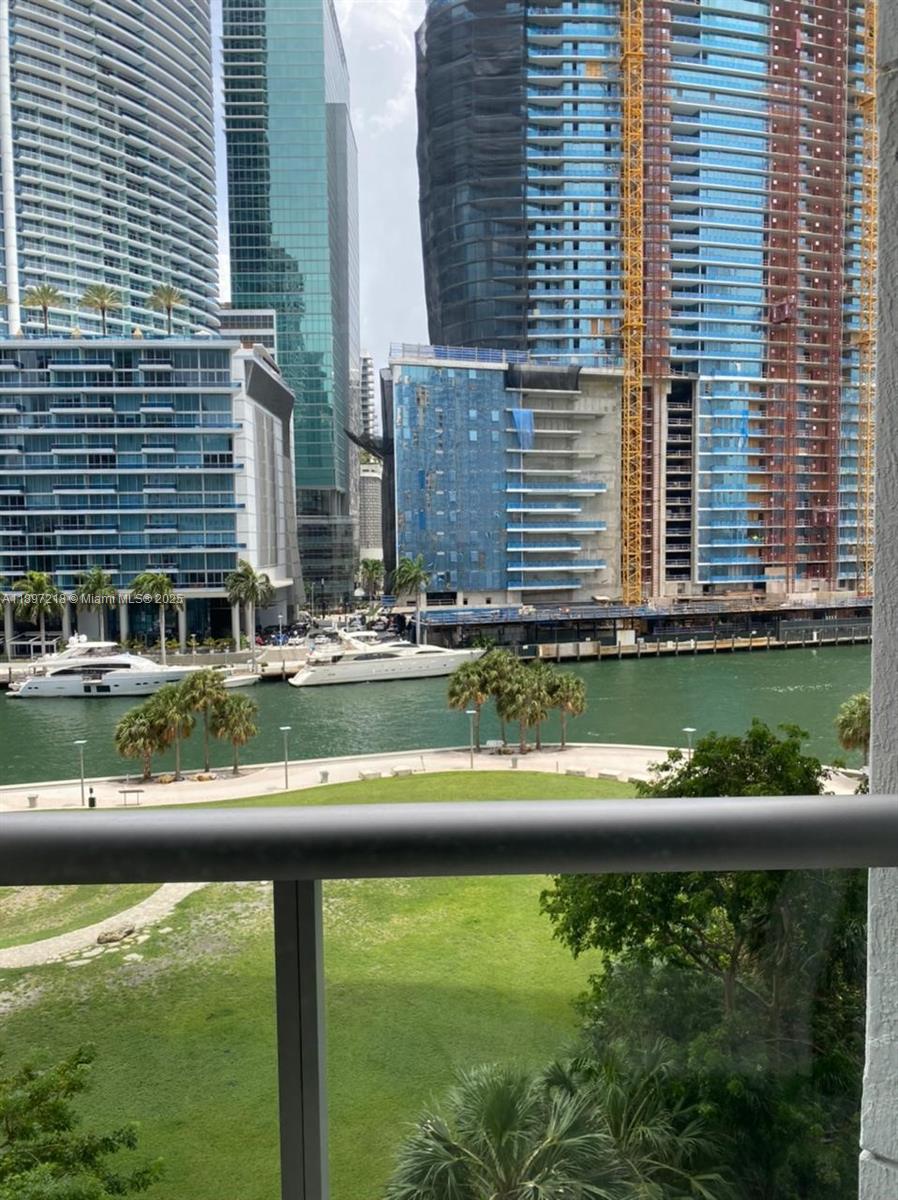 ICON BRICKELL - Residential Lease