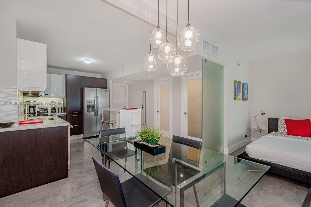RONEY PALACE CONDO - Residential Lease