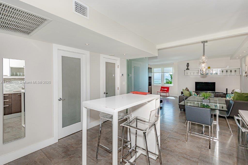 RONEY PALACE CONDO - Residential Lease