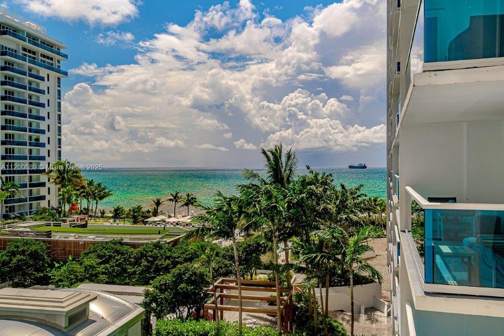 RONEY PALACE CONDO - Residential Lease