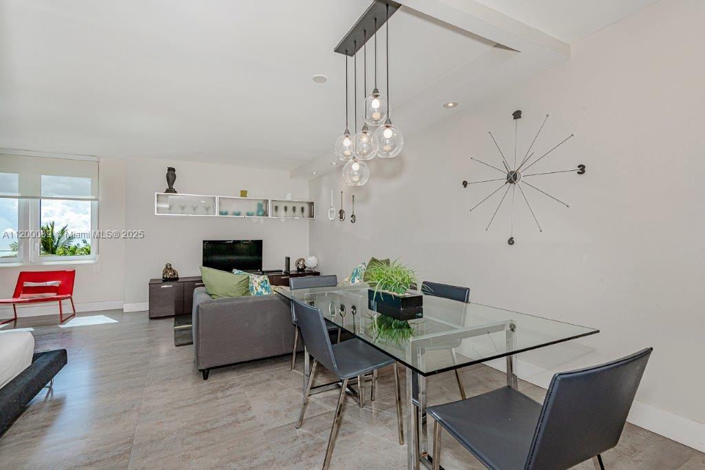 RONEY PALACE CONDO - Residential Lease