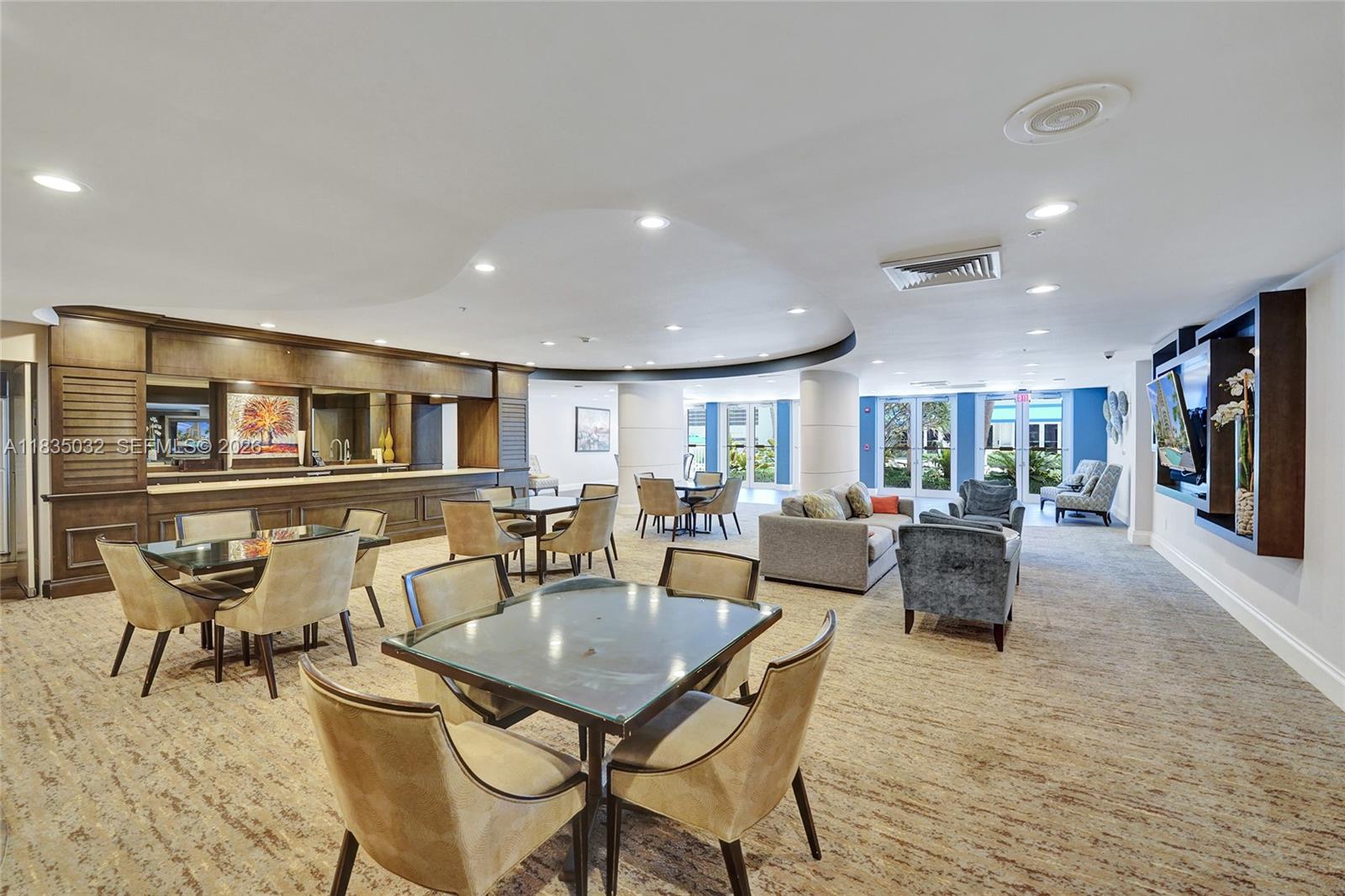 RENAISSANCE ON THE OCEAN - Residential