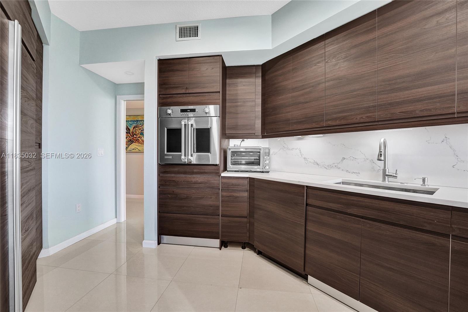 RENAISSANCE ON THE OCEAN - Residential