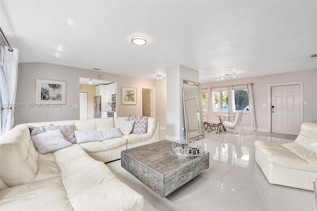 Photo of 1146 NE 17th Ter #1146, Fort Lauderdale, FL 33304 (MLS # A12010091)