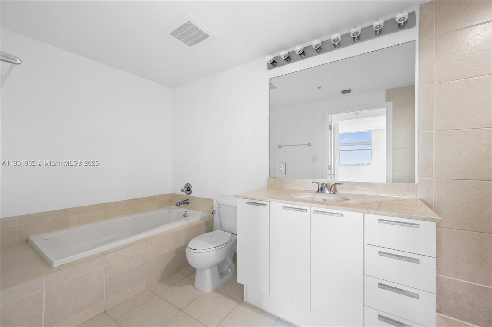 HOLLYWOOD STATION RES CON - Residential Lease