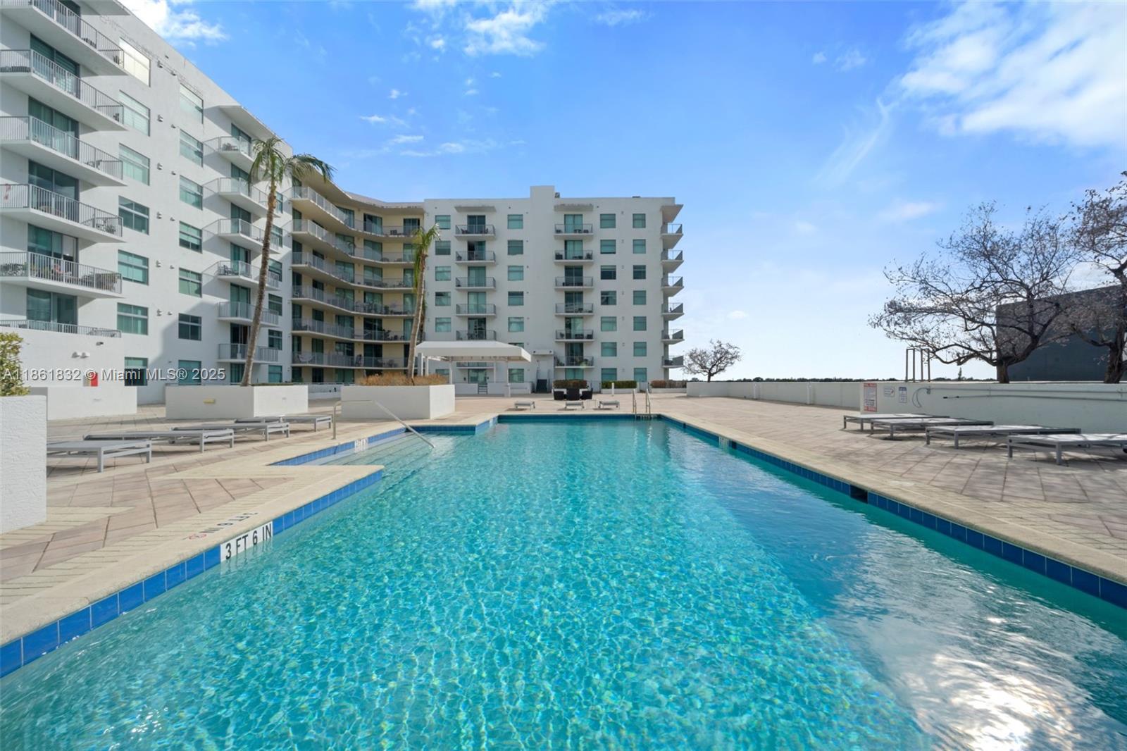 HOLLYWOOD STATION RES CON - Residential Lease