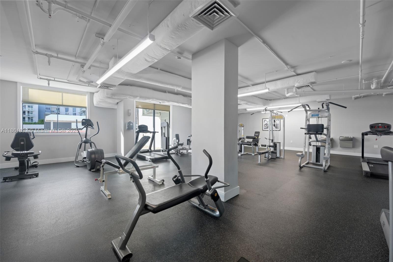 HOLLYWOOD STATION RES CON - Residential Lease
