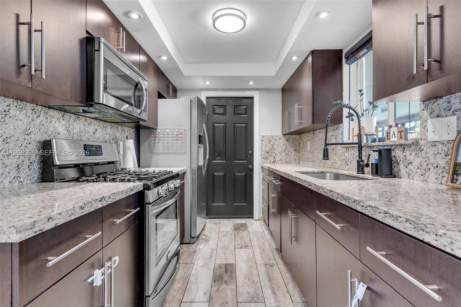 KENDALE LAKES SEC 4 - Residential