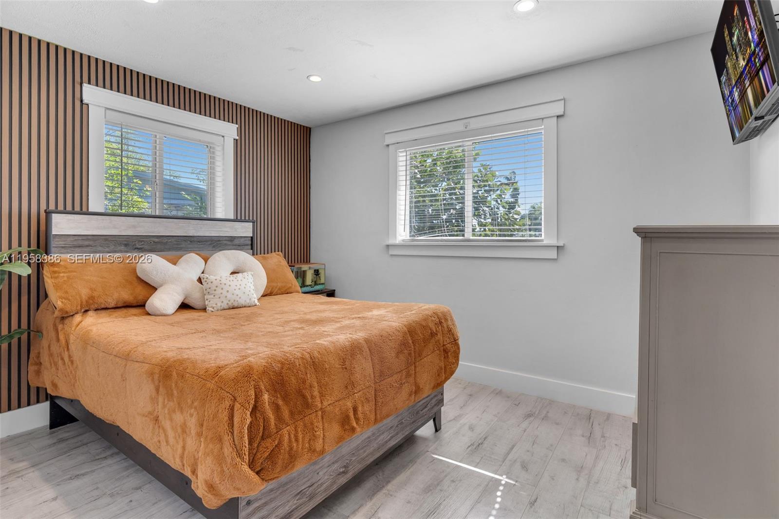 KENDALE LAKES SEC 4 - Residential