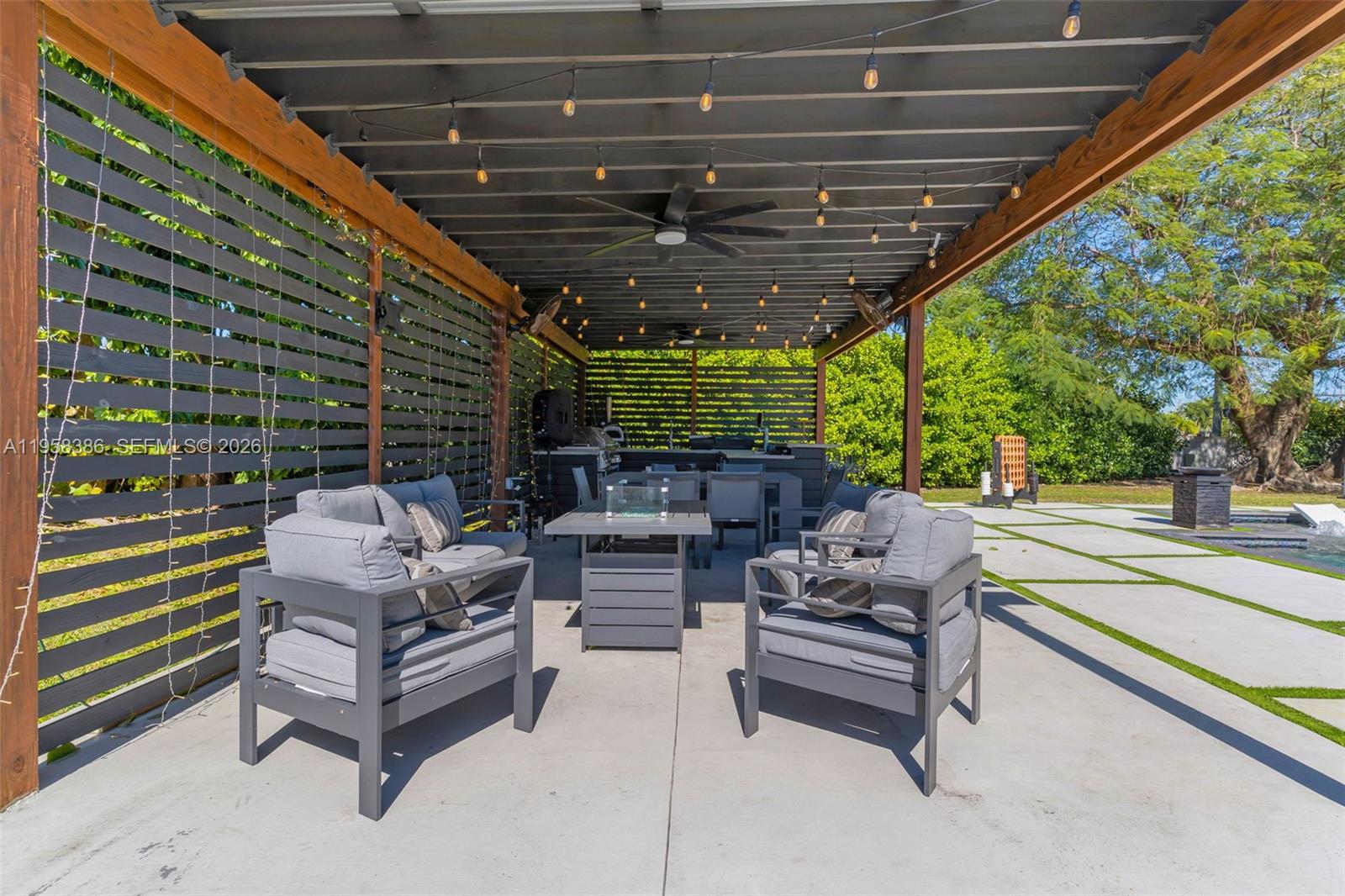 KENDALE LAKES SEC 4 - Residential