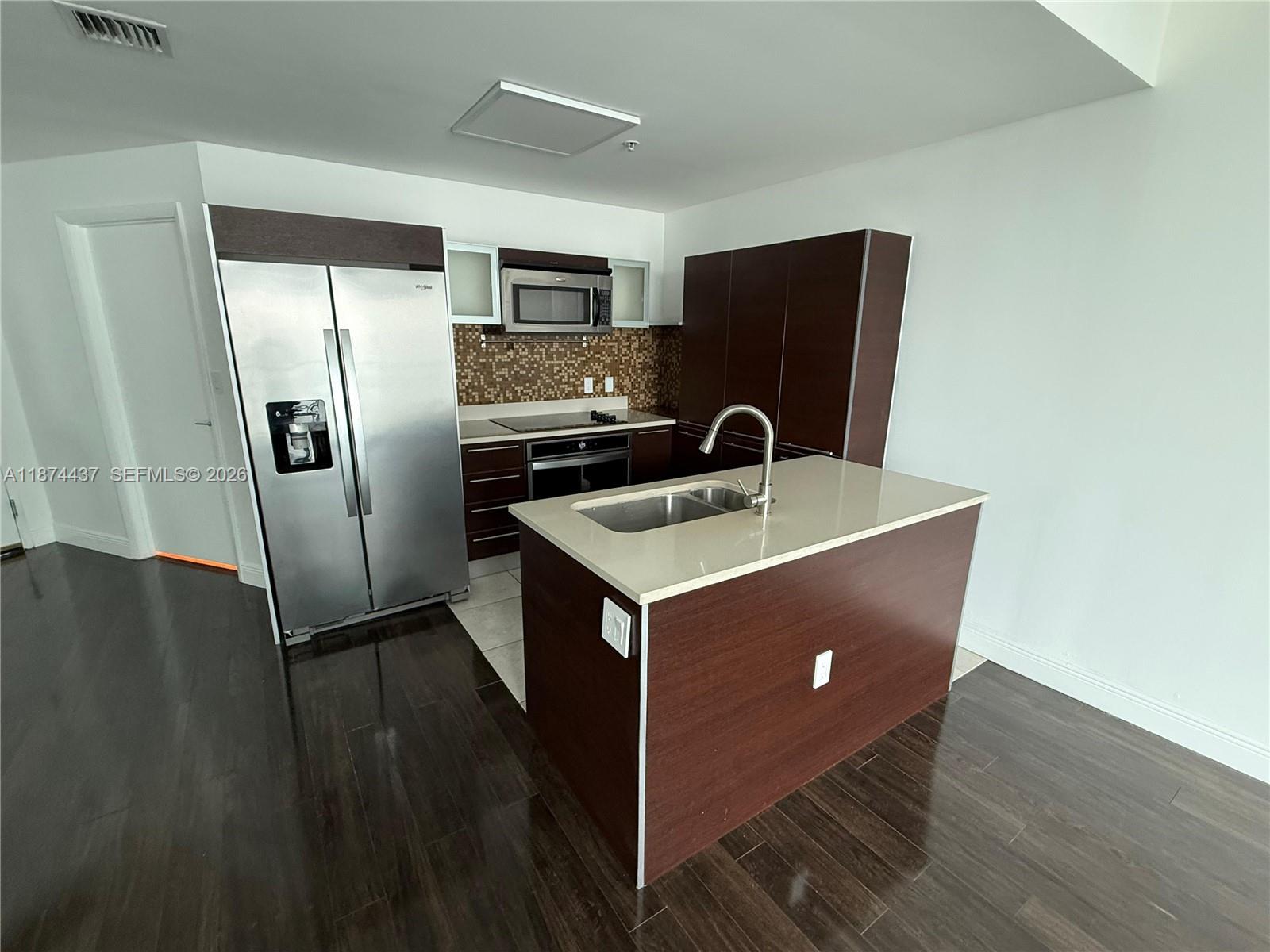 1900 N Bayshore Dr 3507