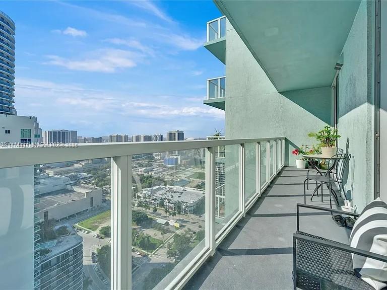 1900 N Bayshore Dr 3507