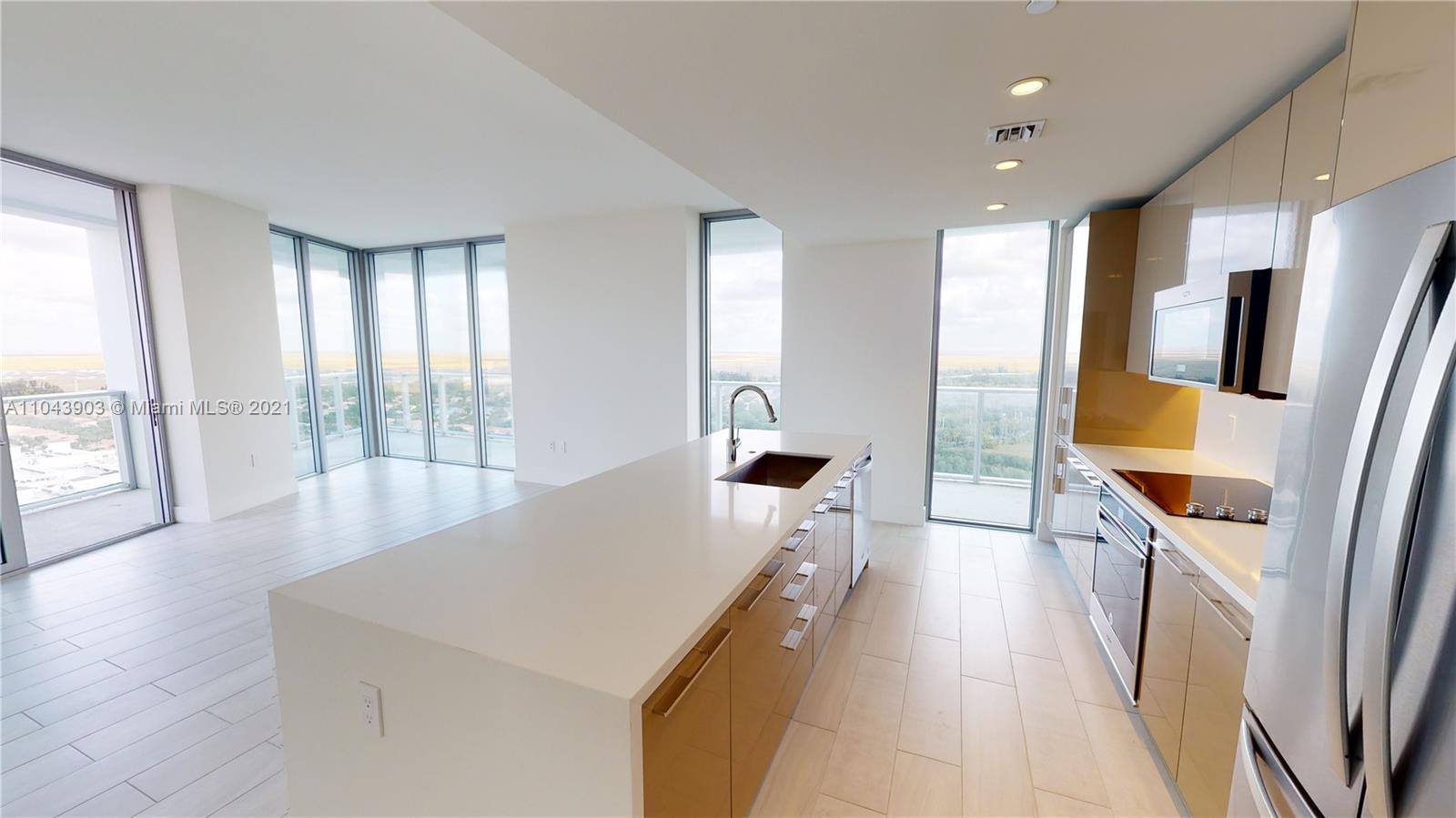 METROPICA NORTH TOWER ONE - Residential