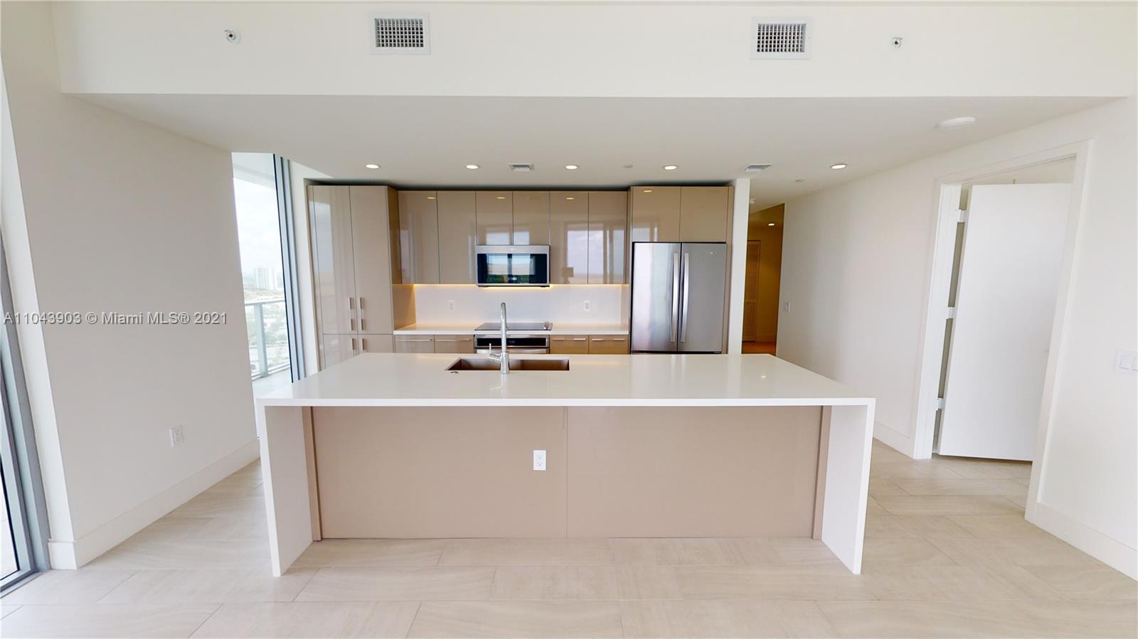 METROPICA NORTH TOWER ONE - Residential