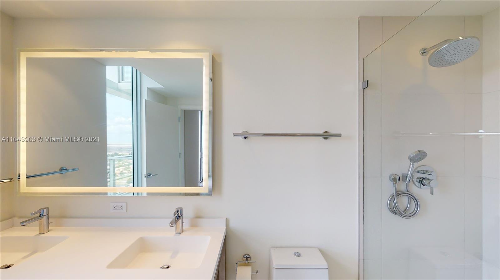 METROPICA NORTH TOWER ONE - Residential