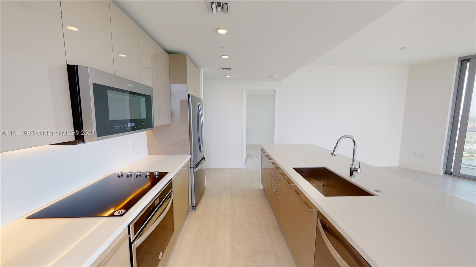 METROPICA NORTH TOWER ONE - Residential