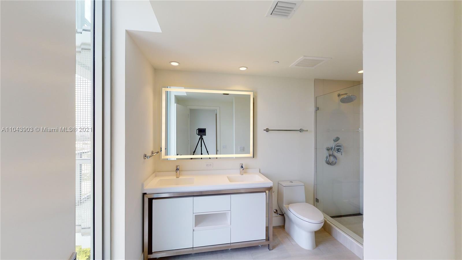 METROPICA NORTH TOWER ONE - Residential