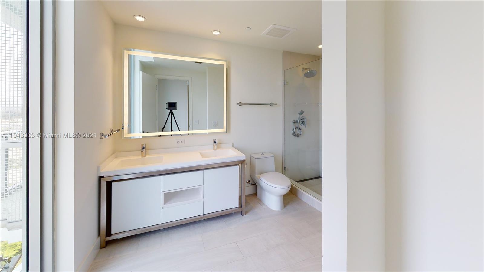 METROPICA NORTH TOWER ONE - Residential