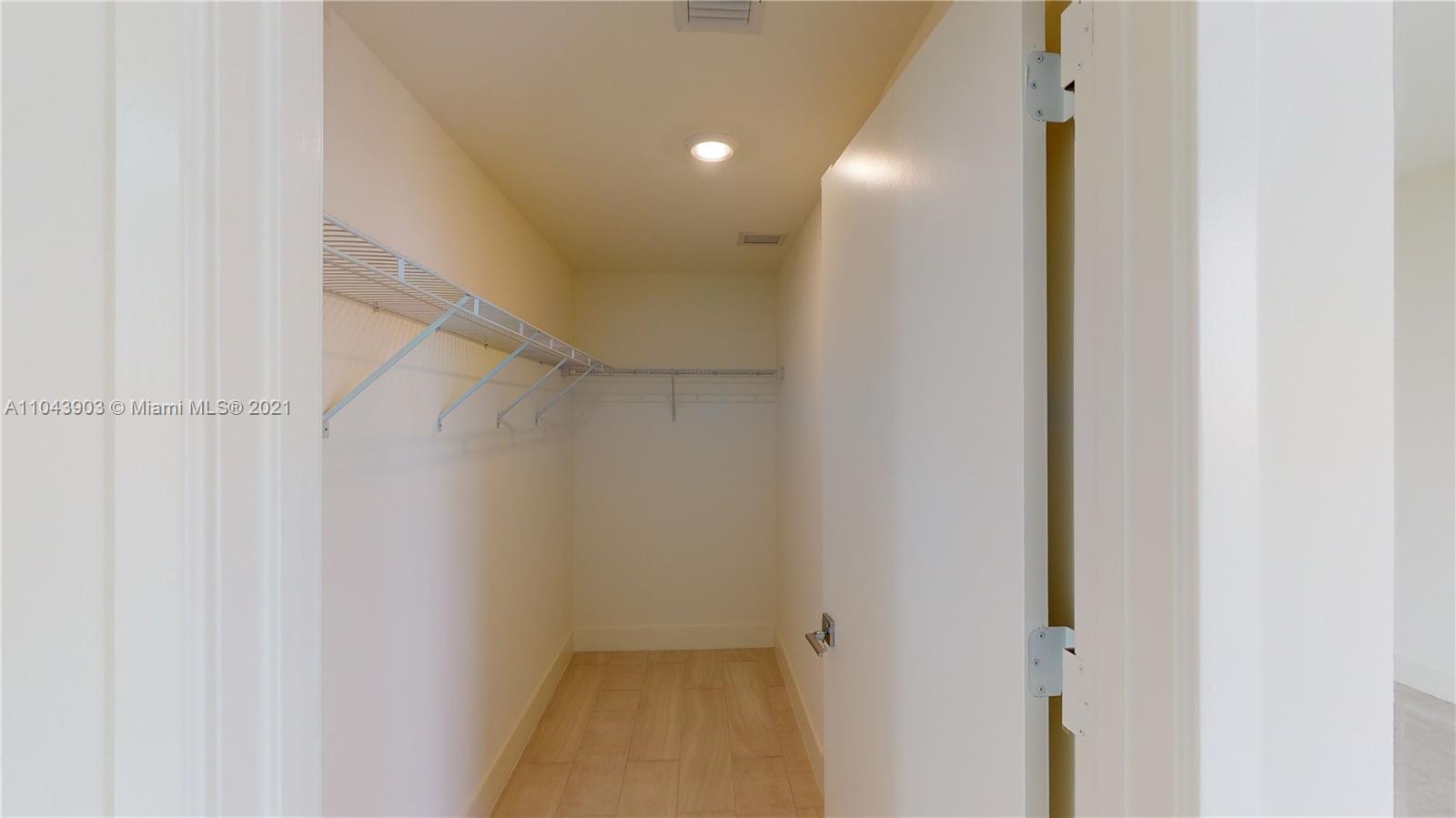 METROPICA NORTH TOWER ONE - Residential