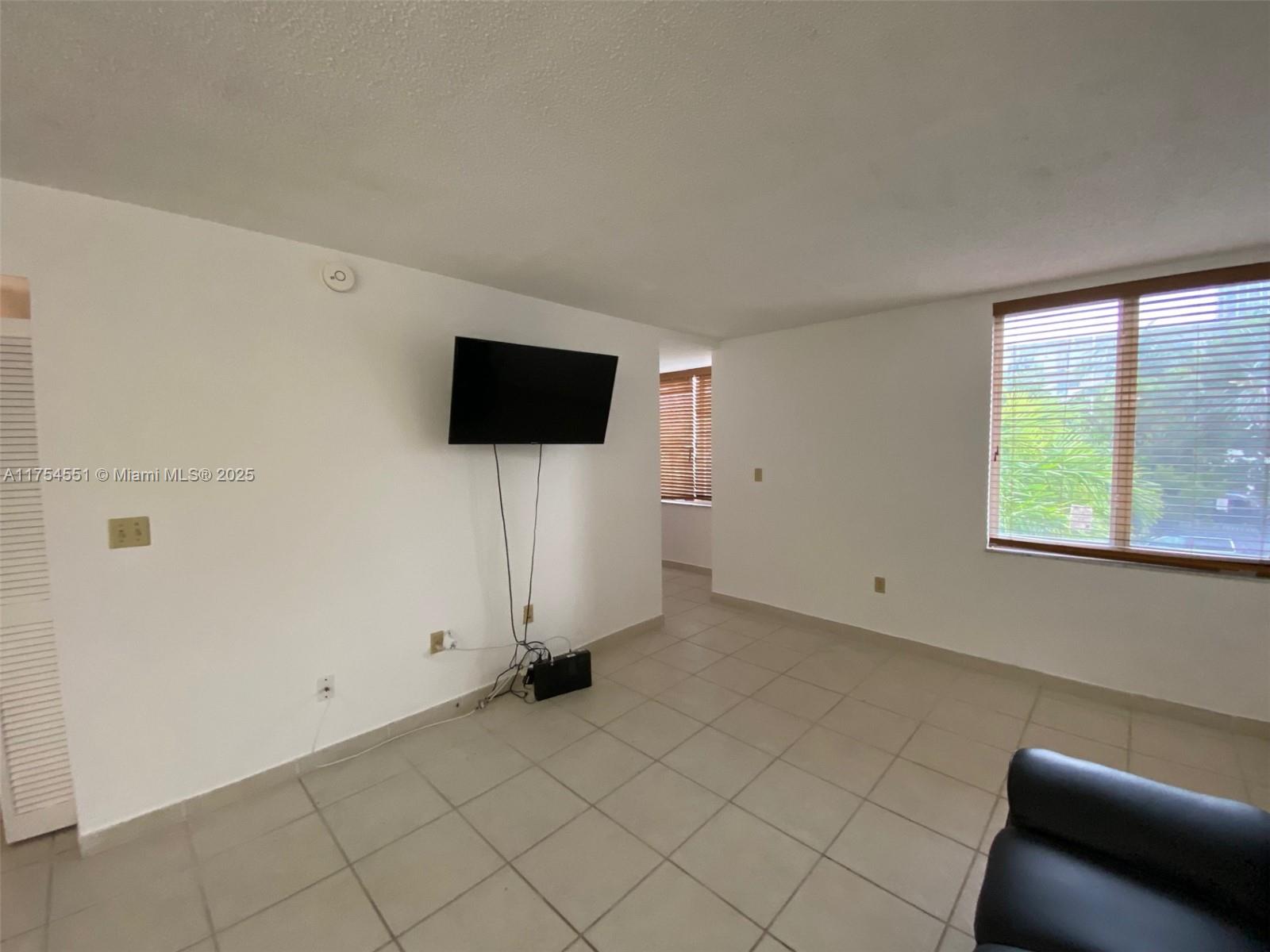 CARIBBEAN BREEZE CONDO - Residential