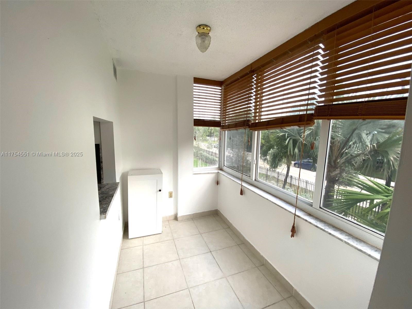 CARIBBEAN BREEZE CONDO - Residential
