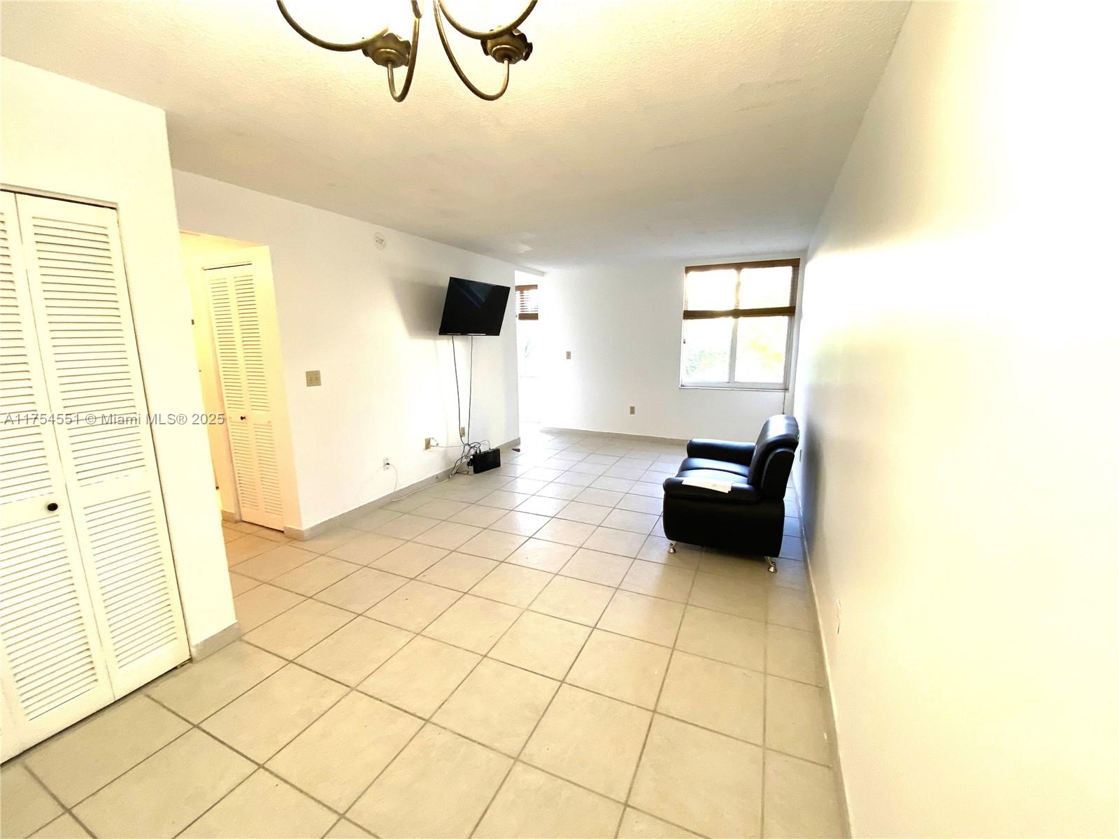 CARIBBEAN BREEZE CONDO - Residential