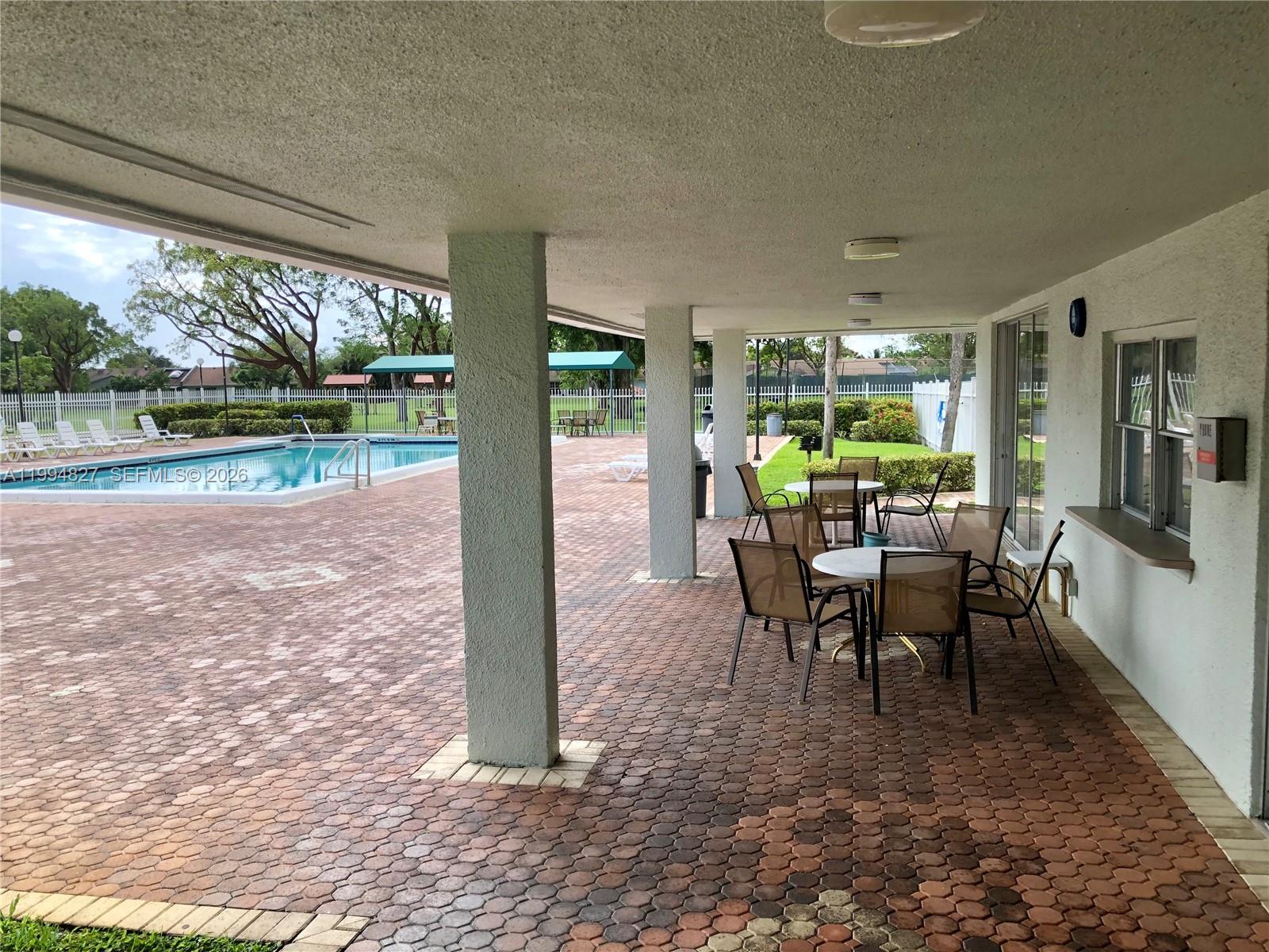 LAKEWOOD ON THE GREEN CON - Residential Lease