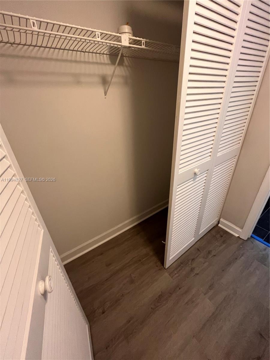 LAKEWOOD ON THE GREEN CON - Residential Lease