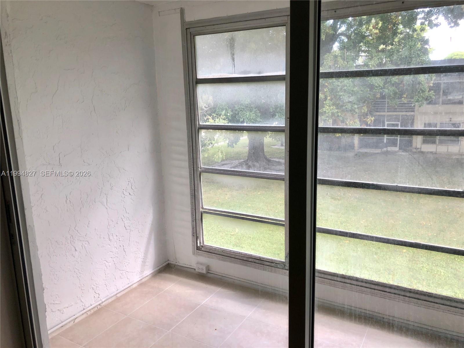 LAKEWOOD ON THE GREEN CON - Residential Lease