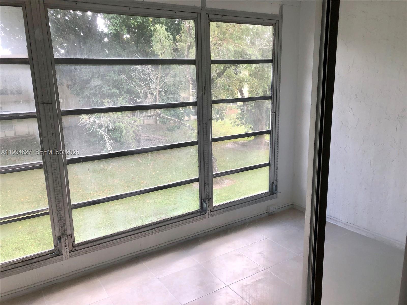 LAKEWOOD ON THE GREEN CON - Residential Lease