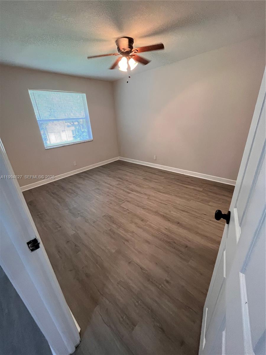 LAKEWOOD ON THE GREEN CON - Residential Lease