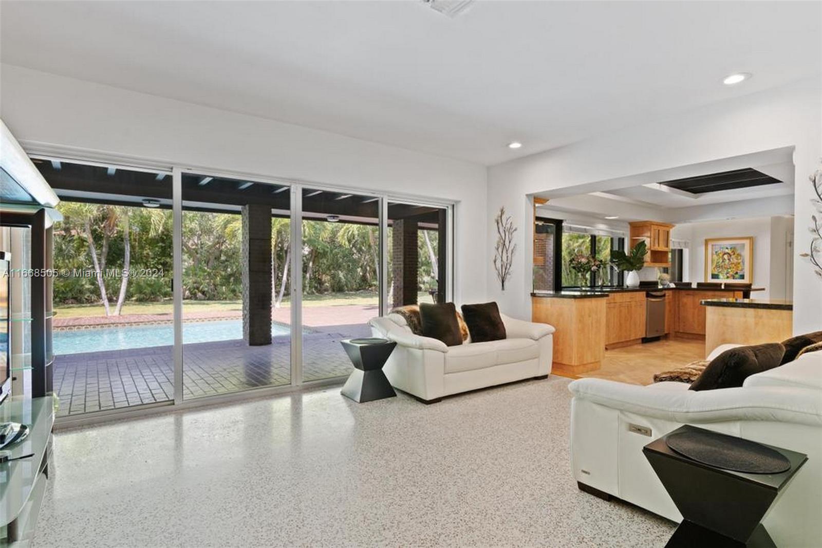 HELMS COUNTRY ESTATES RE- - Residential