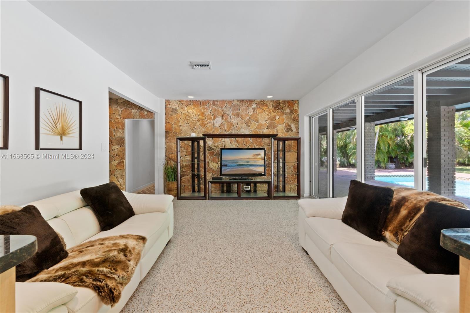 HELMS COUNTRY ESTATES RE- - Residential