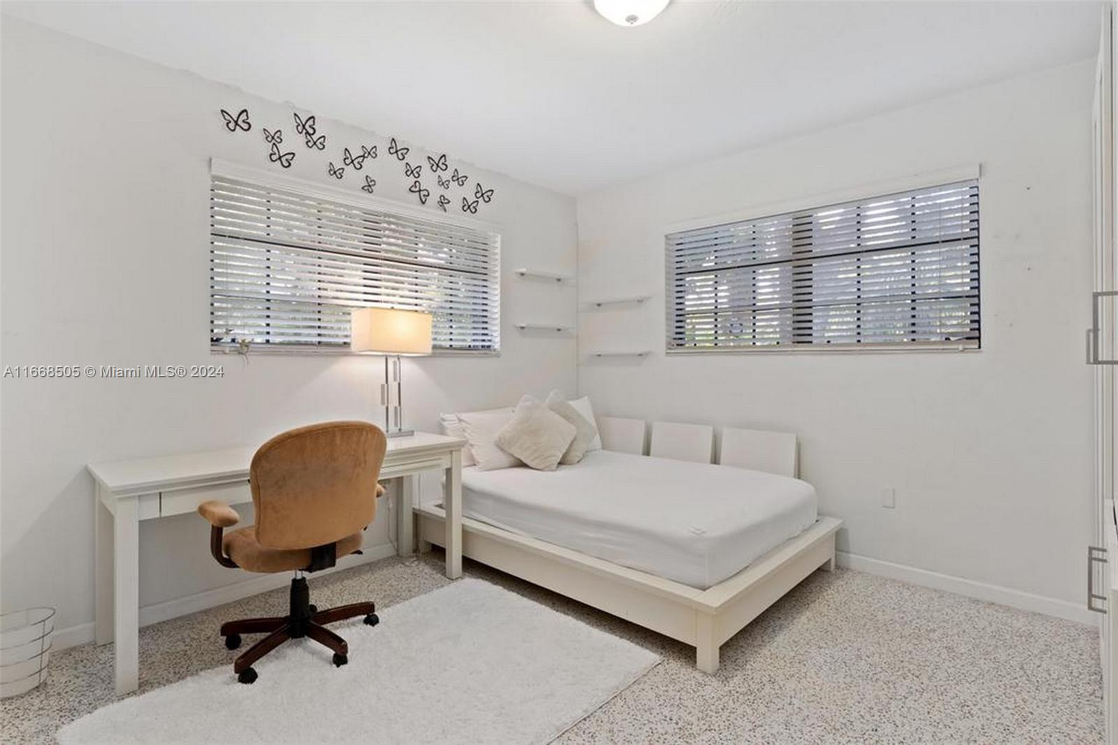 HELMS COUNTRY ESTATES RE- - Residential