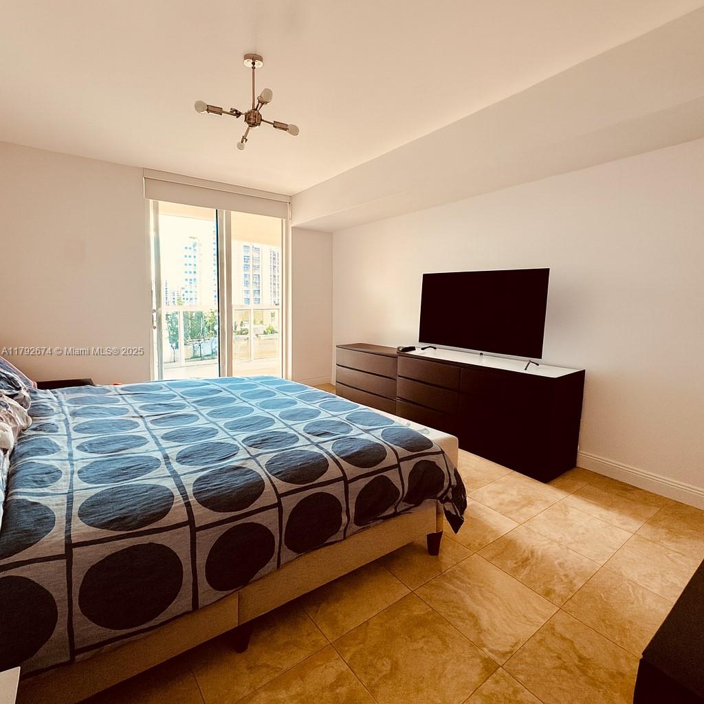 AVENTURA MARINA CONDO NUM - Residential