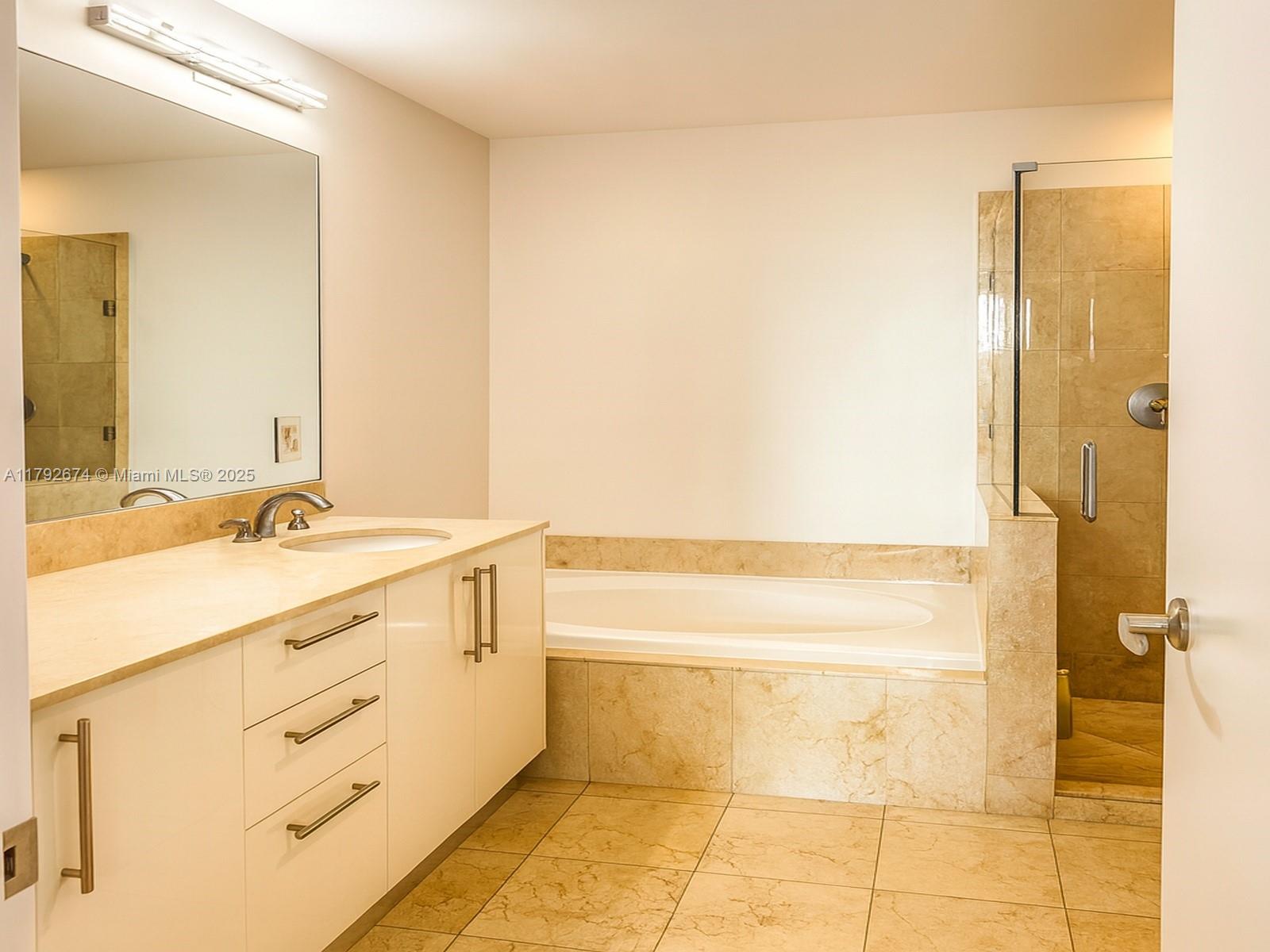 AVENTURA MARINA CONDO NUM - Residential