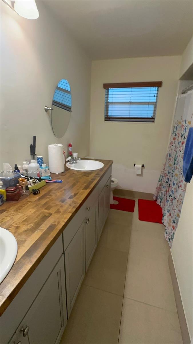 HOLIDAY VILLAGE SEC TWO - Residential