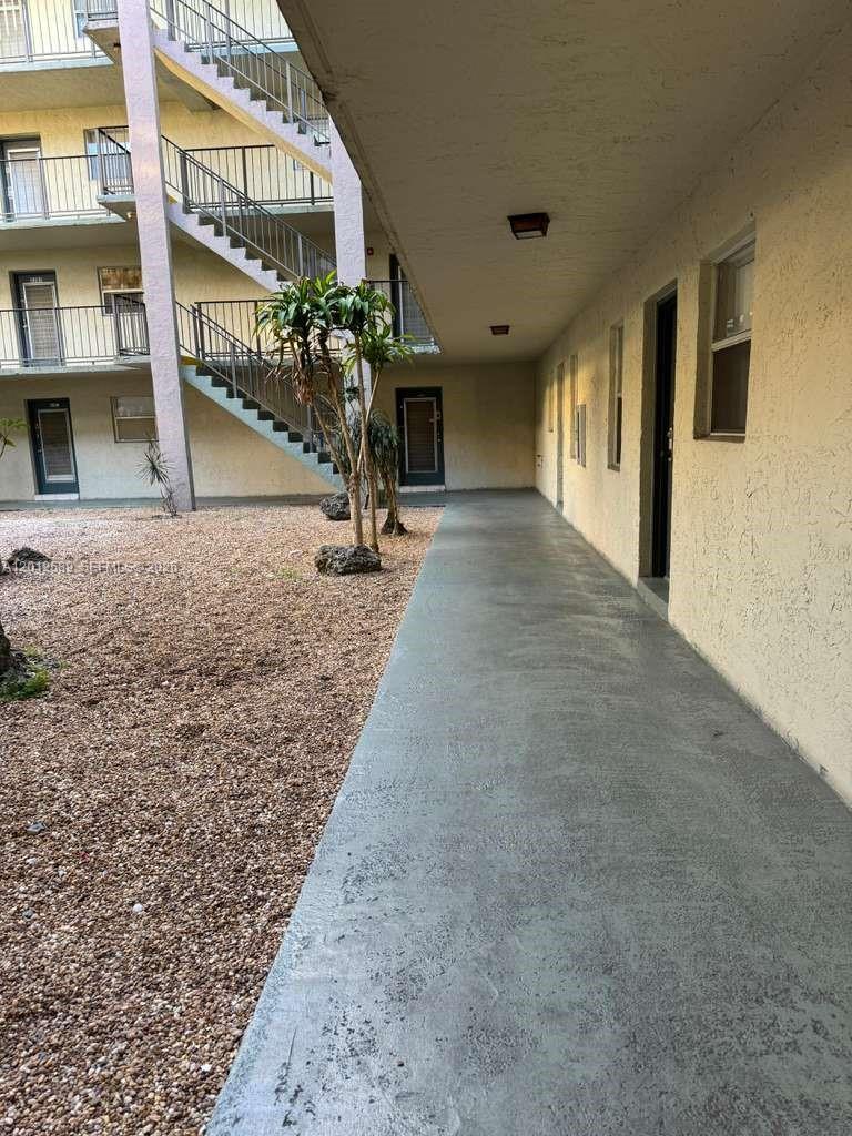 COURTYARDS OF BROWARD CON - Residential