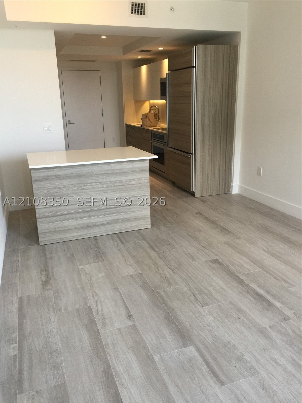 121 NE 34th St 1403