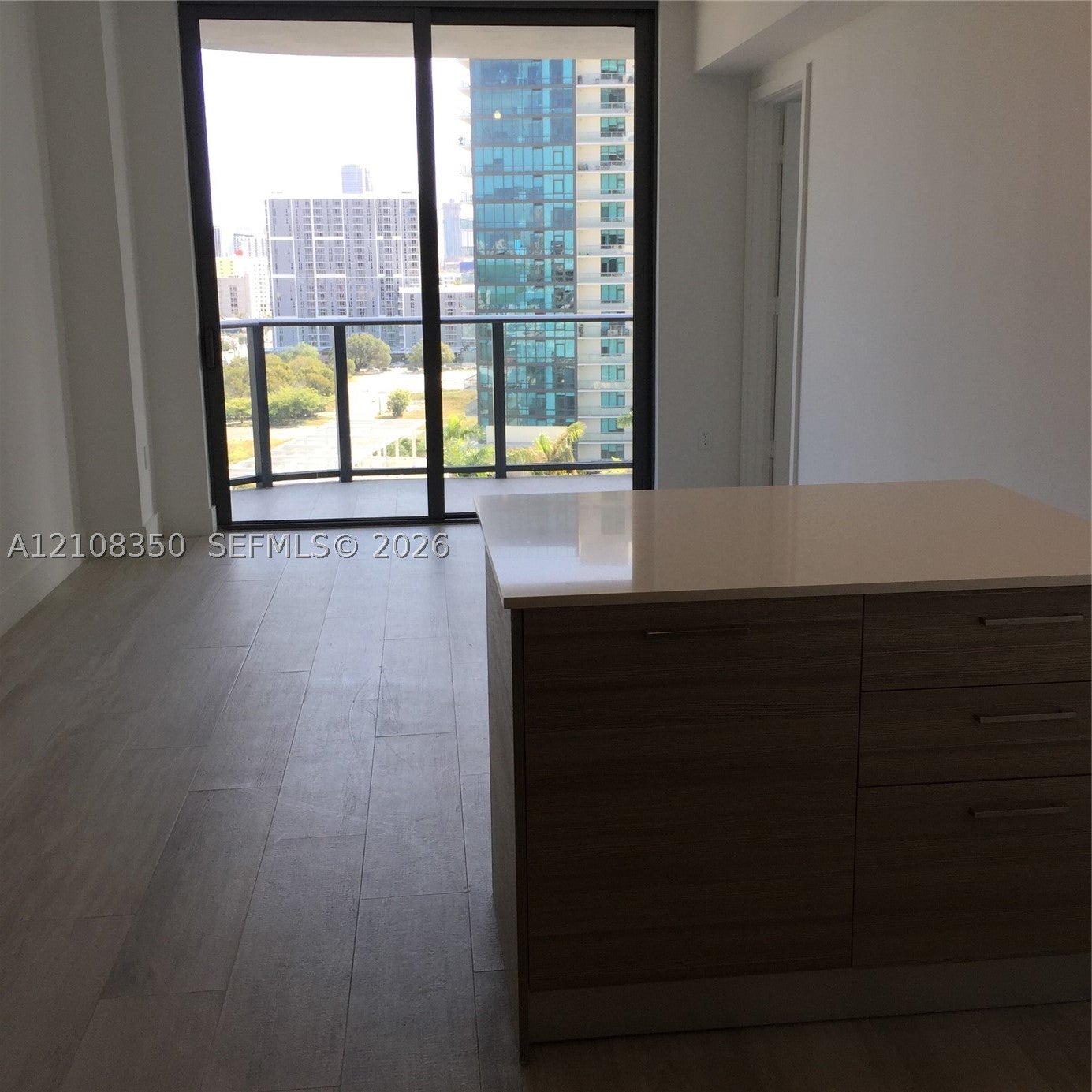 121 NE 34th St 1403