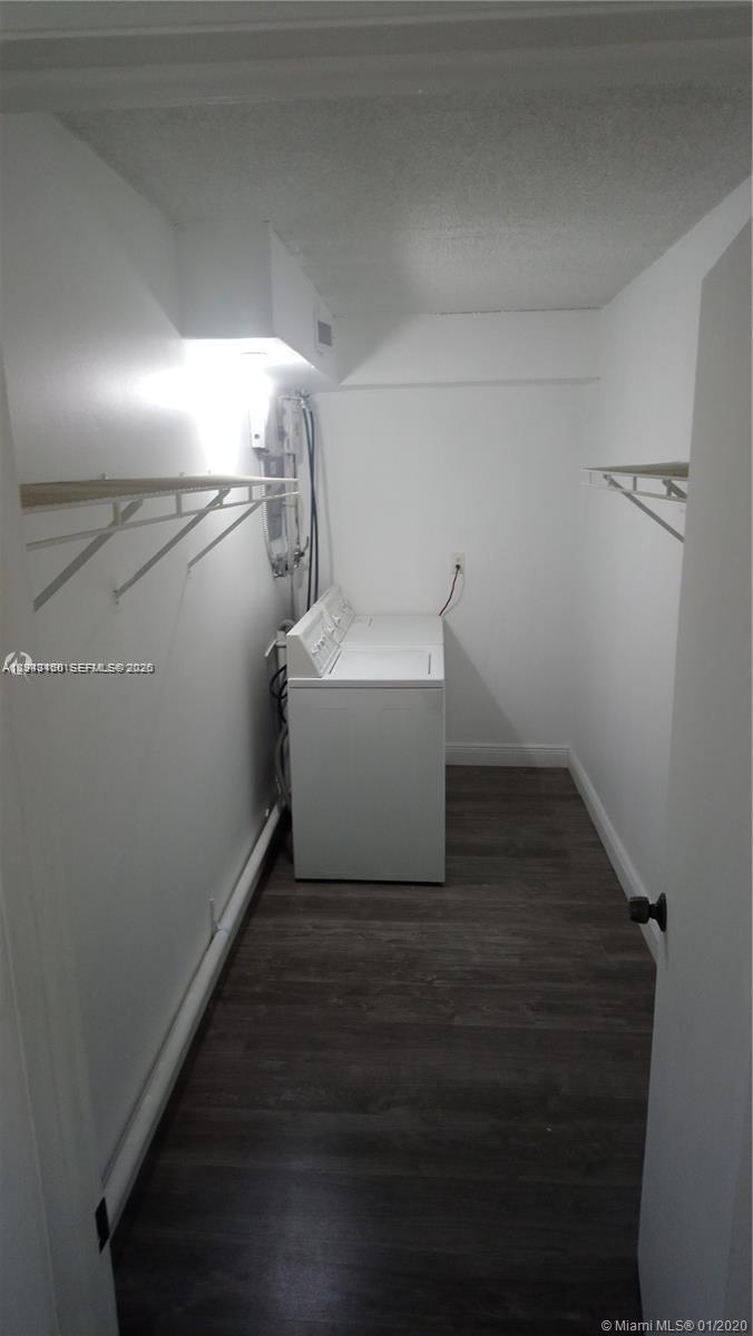 NARANJA LAKES CONDO NO 5 - Residential