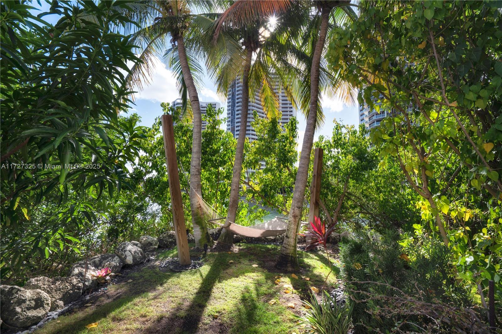 ISLAND ESTATES - Residential