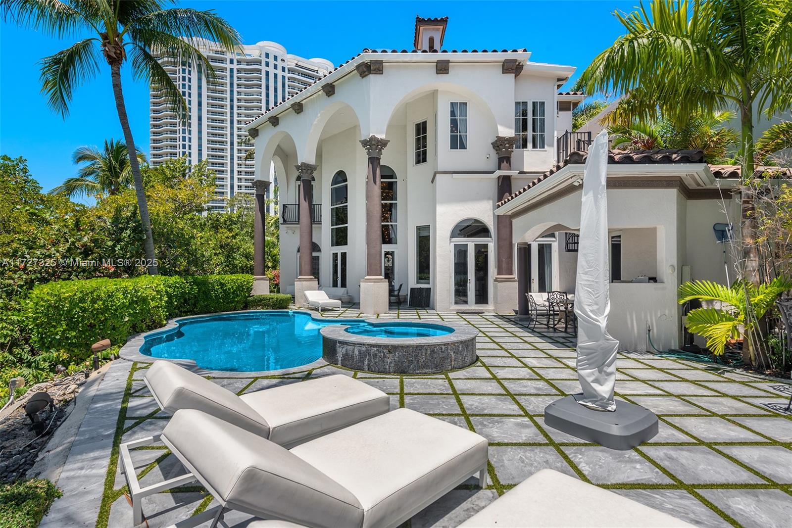 ISLAND ESTATES - Residential