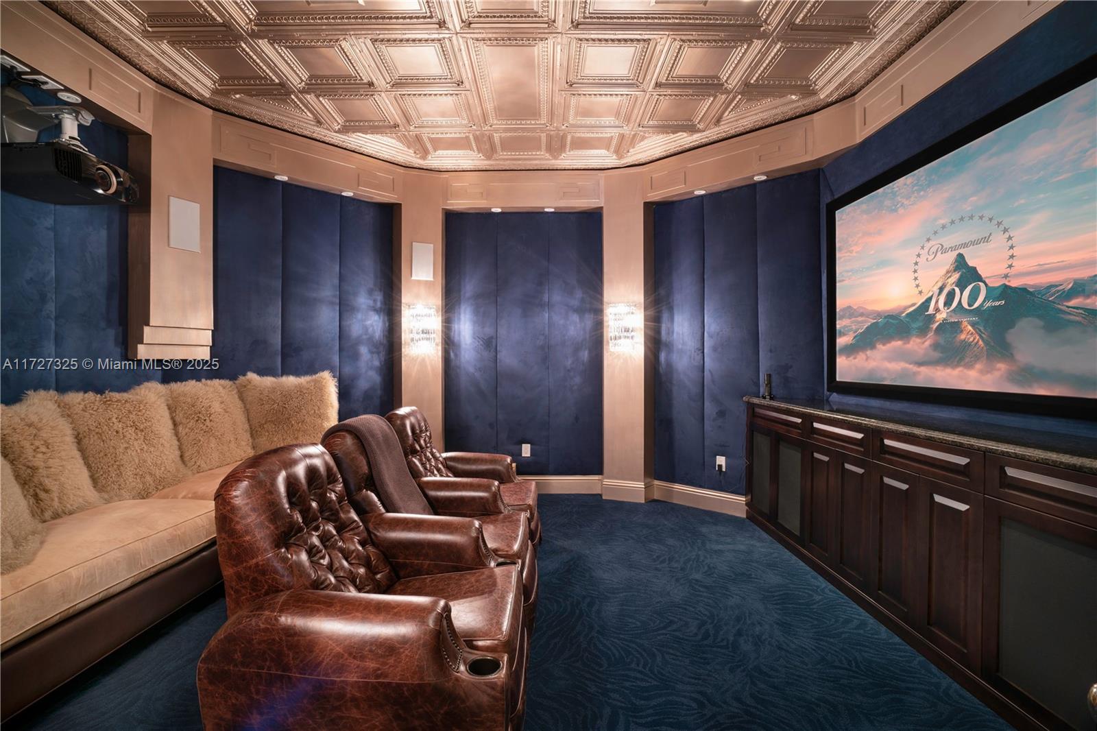 ISLAND ESTATES - Residential