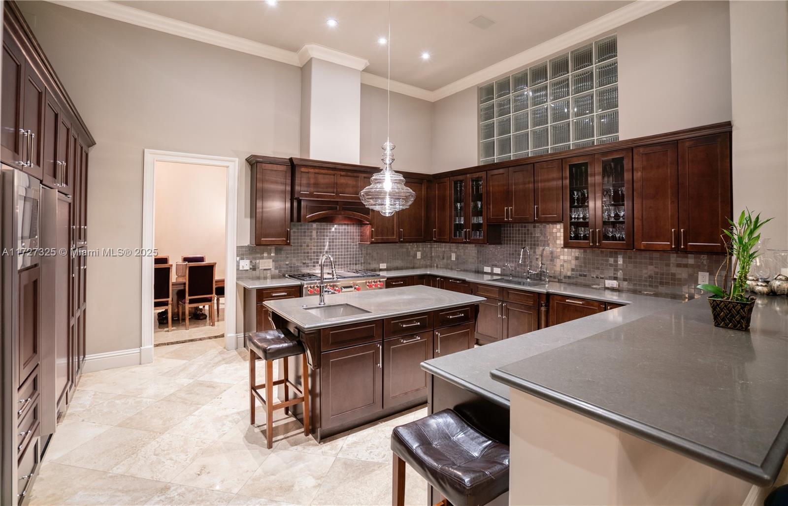 ISLAND ESTATES - Residential