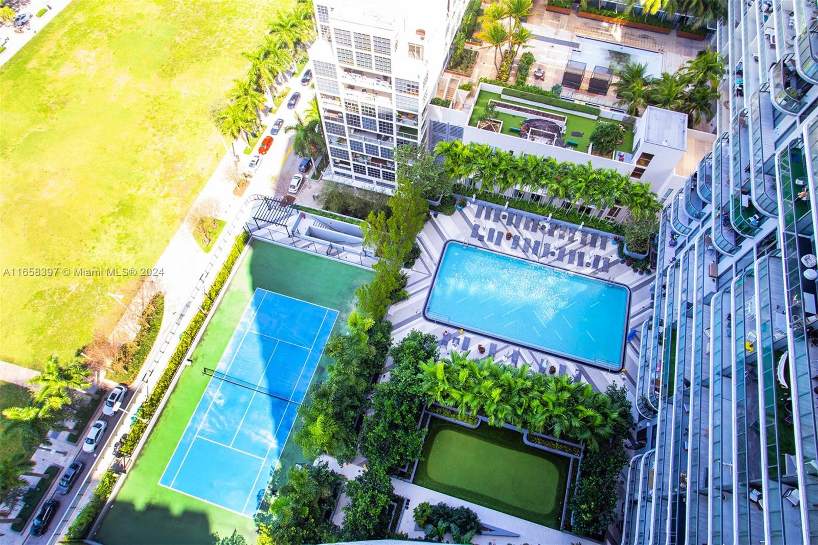 3401 MIDTOWN CONDO - Residential Lease