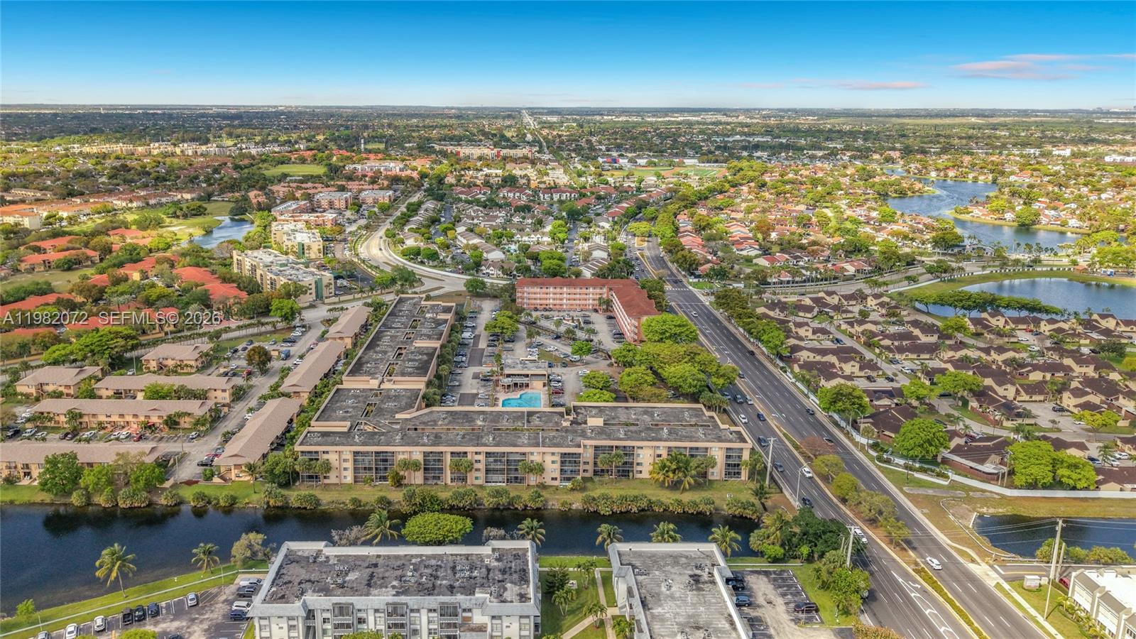 COUNTRY LANE CONDO #2 - Residential