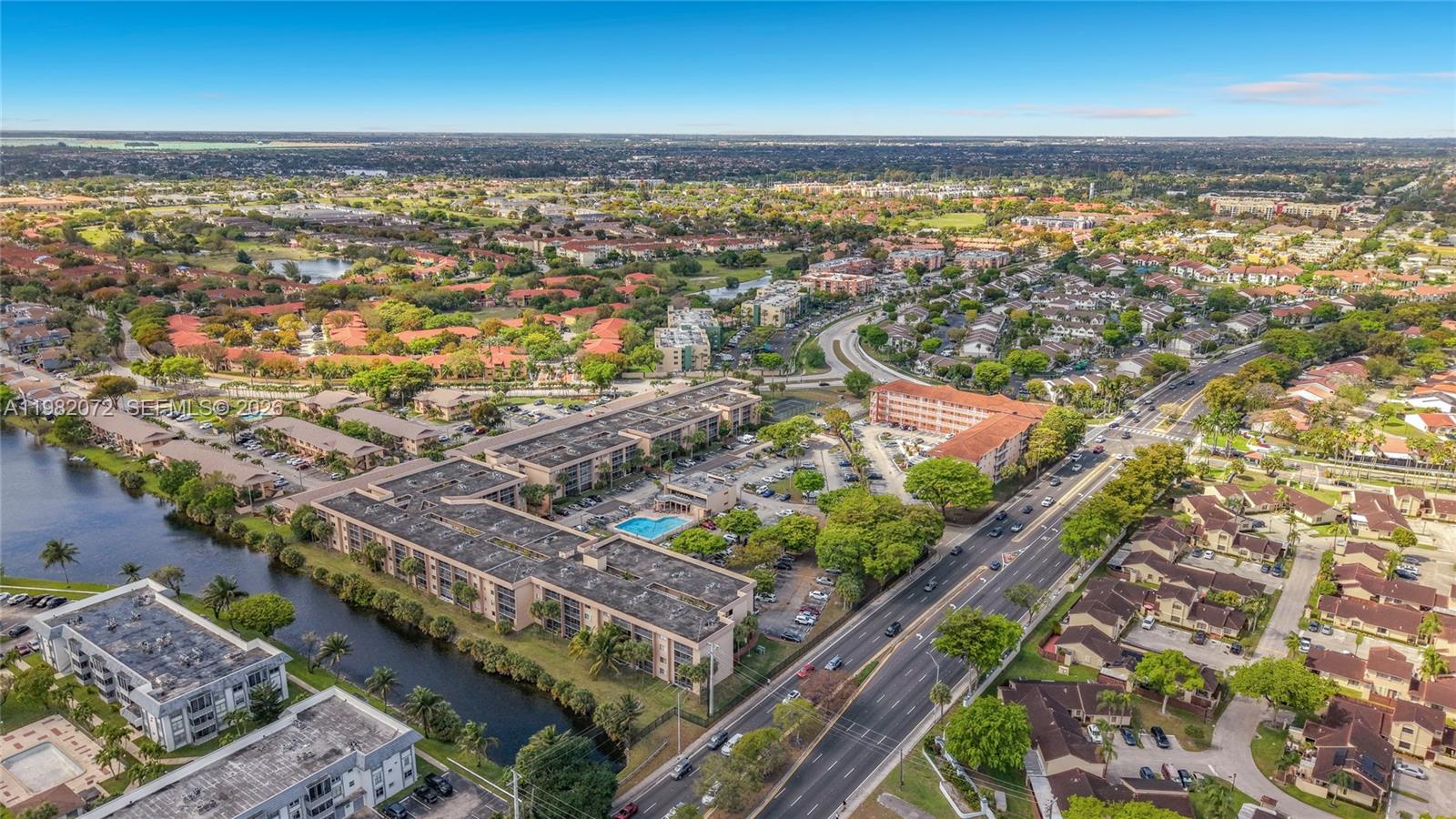 COUNTRY LANE CONDO #2 - Residential