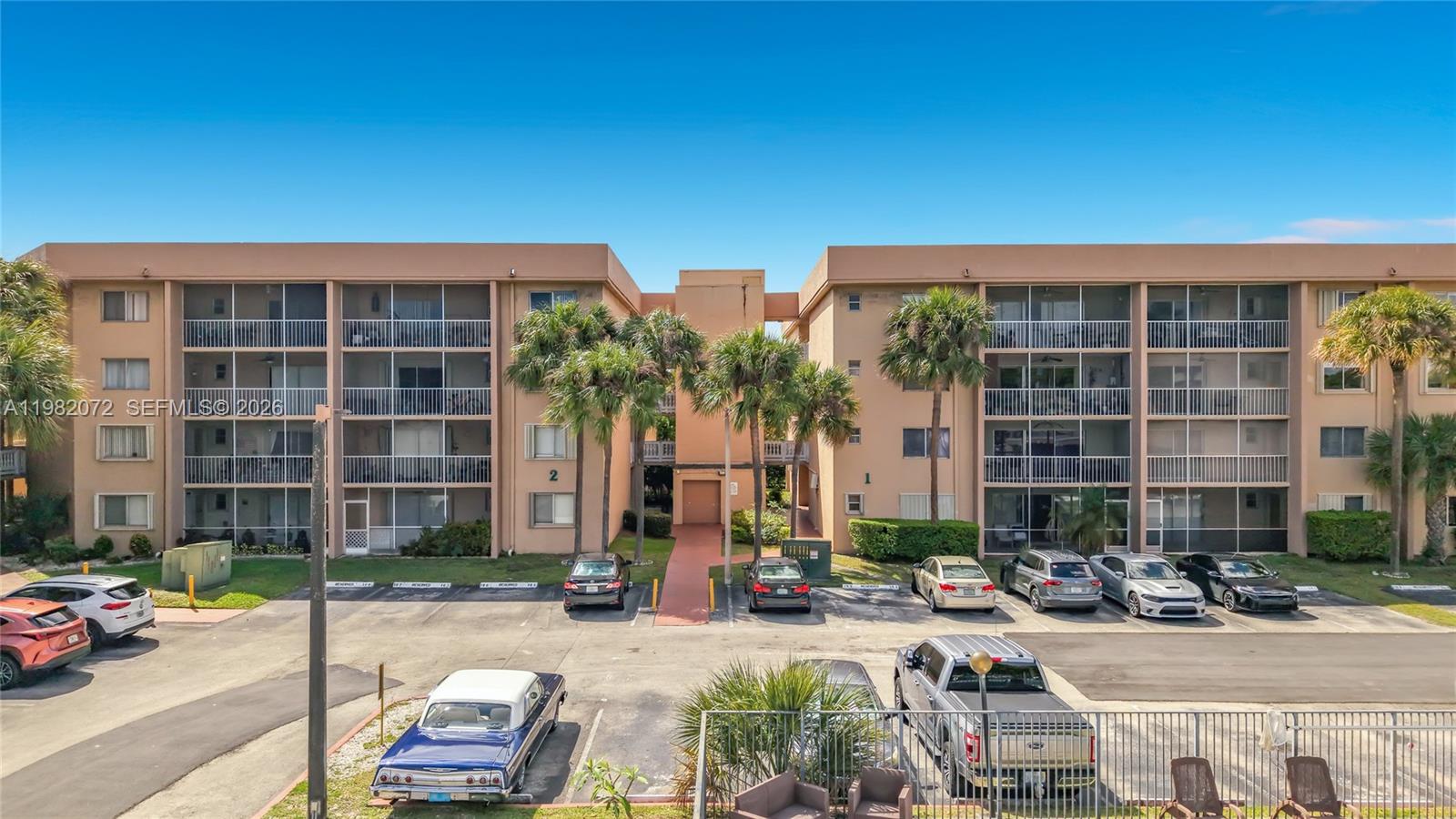 COUNTRY LANE CONDO #2 - Residential